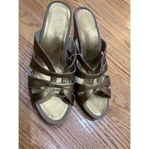 Aeresoles Women’s Leather Wedge Heels Sandals. Size 8.5. Copper/Bronze Color. Ne